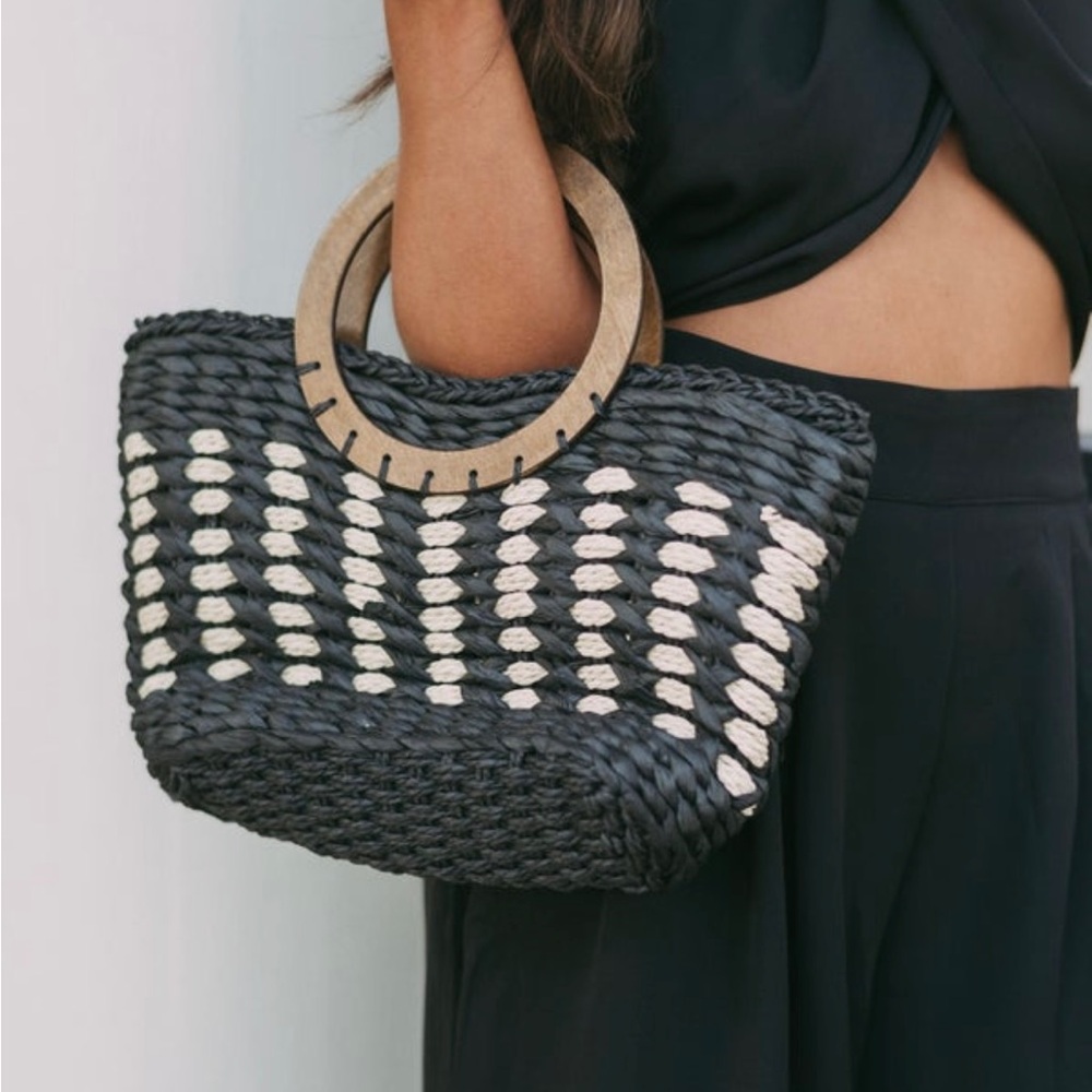 Black straw purse